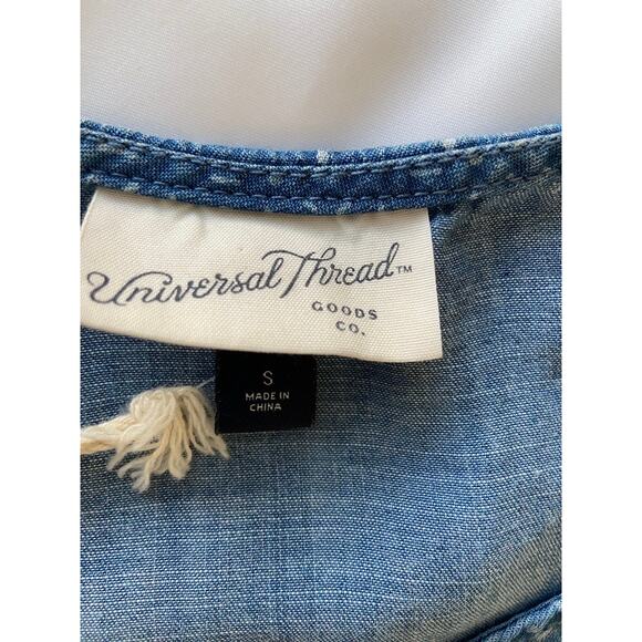 Universal Thread Chambray Printed Top Blue Women's S New - Picture 5 of 7